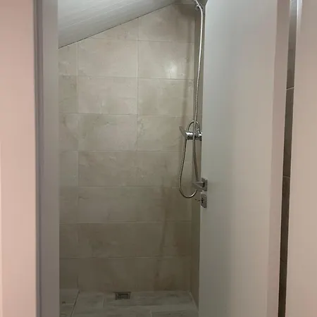 Neves Guestloft *